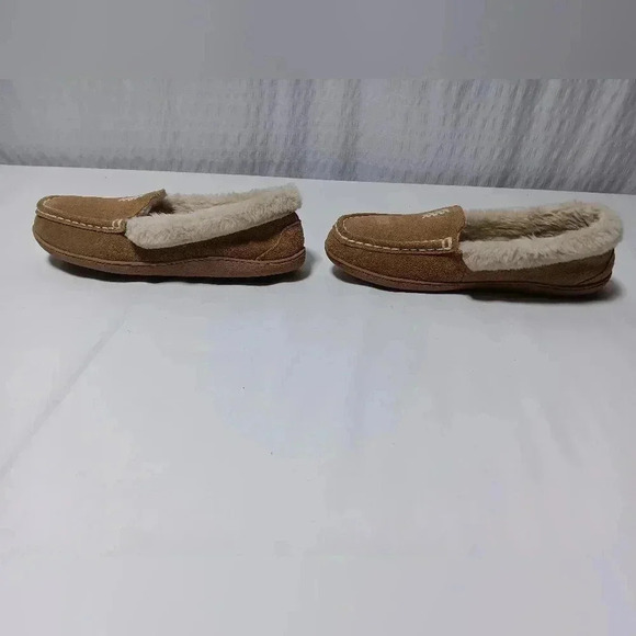 Clarks Leather upper with Faux fur lined  Moccasin slippers.Ladies size 8 - Picture 5 of 9